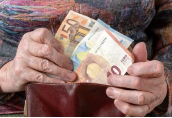 Αναδρομικά συντάξεων: Τι περιμένουν 850.000 συνταξιούχοι και πώς θα πληρωθούν