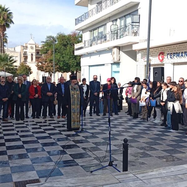 Ο Δήμος Ήλιδας τίμησε τη επέτειο εξέγερσης του Πολυτεχνείου (ΦΩΤΟ)