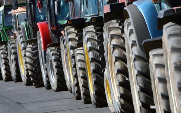 Κλιμακώνονται οι αγροτικές κινητοποιήσεις ενόψει των αποφάσεων της 23ης Νοεμβρίου