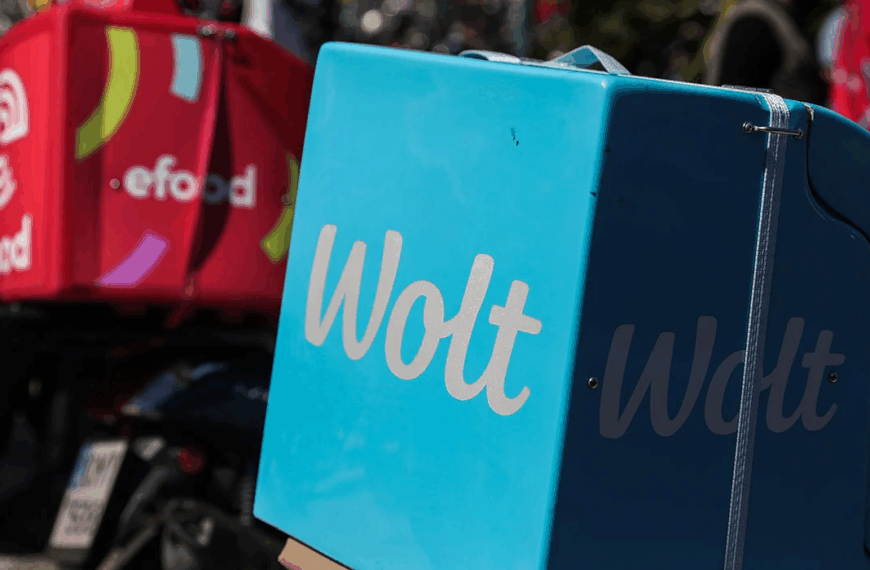 Διανομείς Efood και Wolt προχωρούν σε στάση εργασίας σήμερα το απόγευμα του Σαββάτου