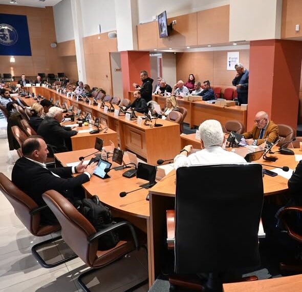 Ν. Φαρμάκης από ΚΕΔΕ: «Κανένας δεν μπορεί με μία γομολάστιχα να σβήνει από τον χάρτη υποδομές με μεγάλη κοινωνική σημασία!»