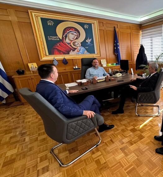 Σημαντική συνάντηση Κοροβέση, Καραγκούνη και Αγραπίδα για την Ηλεία