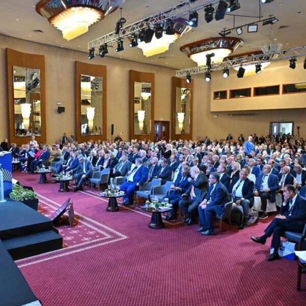 Γενική Συνέλευση ΕΝΠΕ χωρίς… Κώδικα: Σφοδρές αντιδράσεις για την υποβάθμιση των Περιφερειών