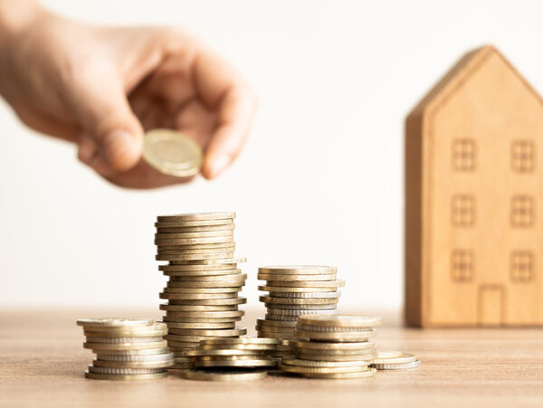 Παράταση έως το 2026 στο πλαφόν επαγγελματικών ενοικίων και στις προθεσμίες απογραφής δραστηριοτήτων