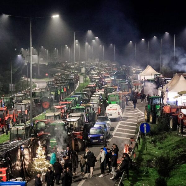 Σε αναμονή κρίσιμων αποφάσεων οι αγρότες της Δυτικής Ελλάδας – Συνεχίζονται τα μπλόκα και οι κινητοποιήσεις