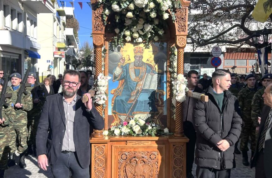 Με λαμπρότητα και θρησκευτική κατάνυξη η Αμαλιάδα τίμησε τον Πολιούχο της Άγιο Αθανάσιο (ΦΩΤΟ)