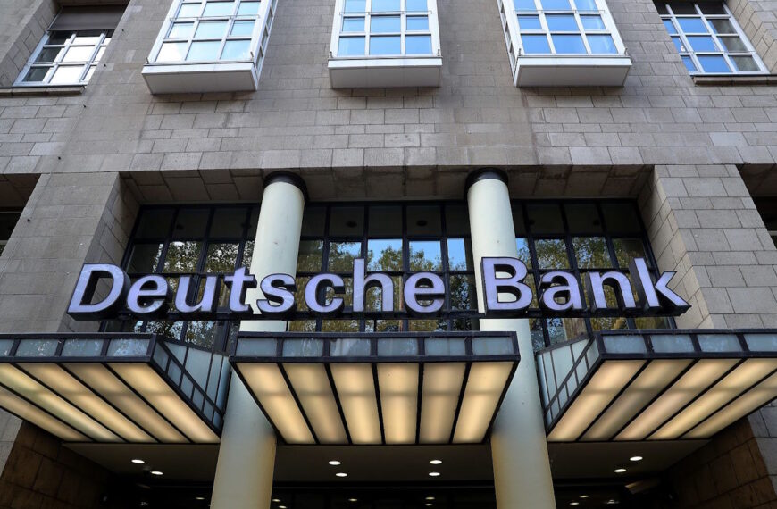 Γερμανία: Έφοδος των Αρχών στην Deutsche Bank – Σε εξέλιξη έρευνα για ξέπλυμα μαύρου χρήματος