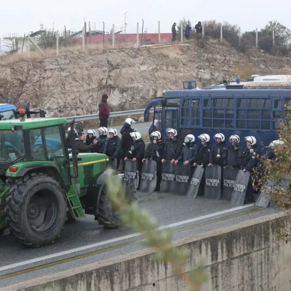 Παρέμβαση Αρείου Πάγου για τα μπλόκα: Ζητάει συλλήψεις και αυτόφωρο για τους αγρότες
