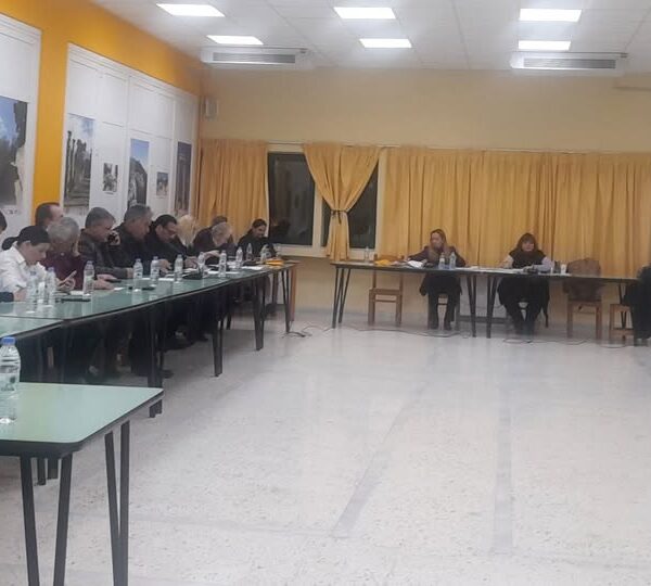 Βροντερό «ΟΧΙ» στην πρόταση υποβιβασμού του Δημοτικού Σχολείου Κρεστένων