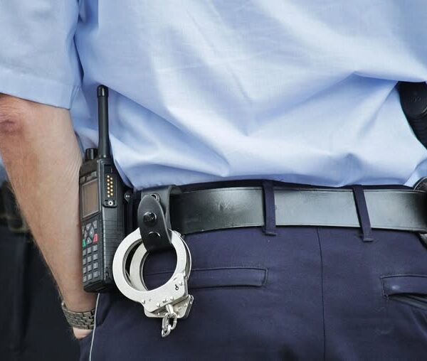 Πηνειός: Συνελήφθησαν δύο άνδρες για βαριά σωματική βλάβη και φθορά ξένης ιδιοκτησίας