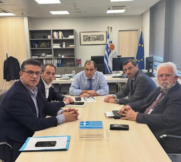 Συνάντηση των Δημάρχων και του Ανδρέα Νικολακόπουλου με τον Υφυπουργό Κώστα Κατσαφάδο