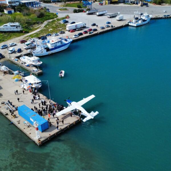 Με απόλυτη επιτυχία η πρώτη δοκιμαστική πτήση υδροπλάνου στην Κυλλήνη! (ΦΩΤΟ)