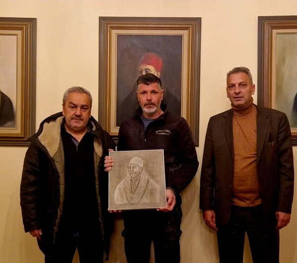 Πηνειός: Δωρεά σκαλιστού έργου με την προτομή του ήρωα της Επανάστασης του 1821, Γεώργιου Σισίνη