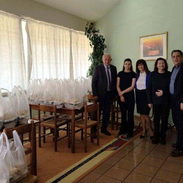 Ο δήμος Ήλιδας κοντά σε ευάλωτους πολίτες με το Γεύμα Αγάπης!