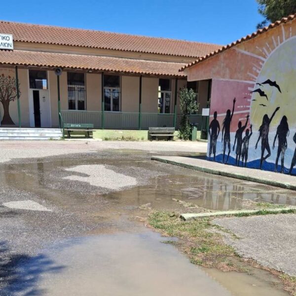 Άμεση παρέμβαση του δήμου Ήλιδας για την αποκατάσταση της βλάβης, στον αγωγό άρδευσης του ΤΟΕΒ στο Δημοτικό Σχολείο και Νηπιαγωγείο Σαβαλίων