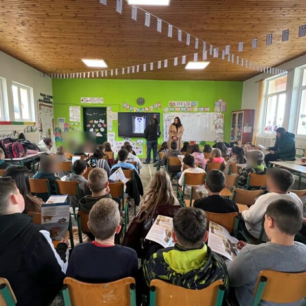 Θερμή η φιλοξενία της αντιπροέδρου της Ελληνικής Φιλοζωικής Ένωσης Ζαχάρως στο Δημοτικό Σχολείο Νέας Φιγαλείας!