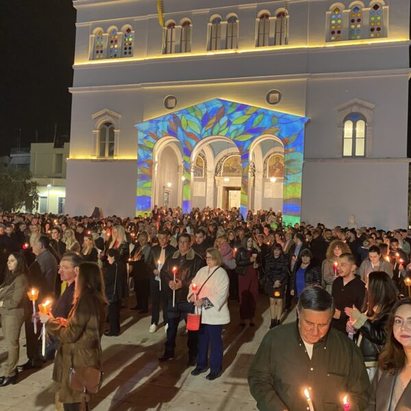 Σε κλίμα βαθιάς κατάνυξης υποδέχθηκε ο Πύργος το χαρμόσυνο μήνυμα της Ανάστασης!