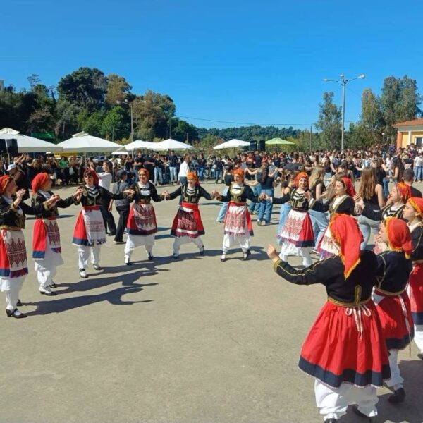 Η Ζαχάρω στήριξε έμπρακτα το Φεστιβάλ Κρεστένων (ΦΩΤΟ)