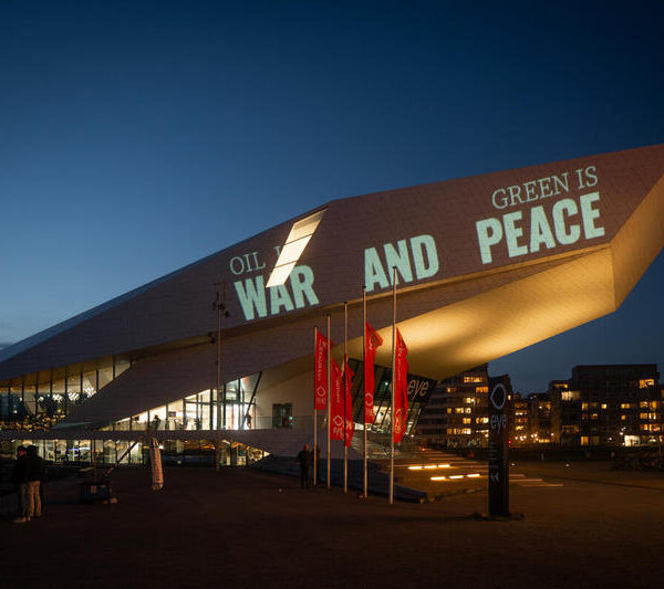 Greenpeace: Οι εταιρείες ορυκτών καυσίμων στην ΕΕ αποκομίζουν 81,4 εκατομμύρια ευρώ την ημέρα εξαιτίας της αύξησης των τιμών