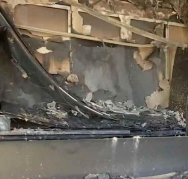 Γαστούνη: Σοβαρές ζημιές από εμπρηστική επίθεση σε υπό λειτουργία κατάστημα ψιλικών!