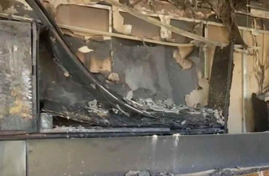 Γαστούνη: Σοβαρές ζημιές από εμπρηστική επίθεση σε υπό λειτουργία κατάστημα ψιλικών!