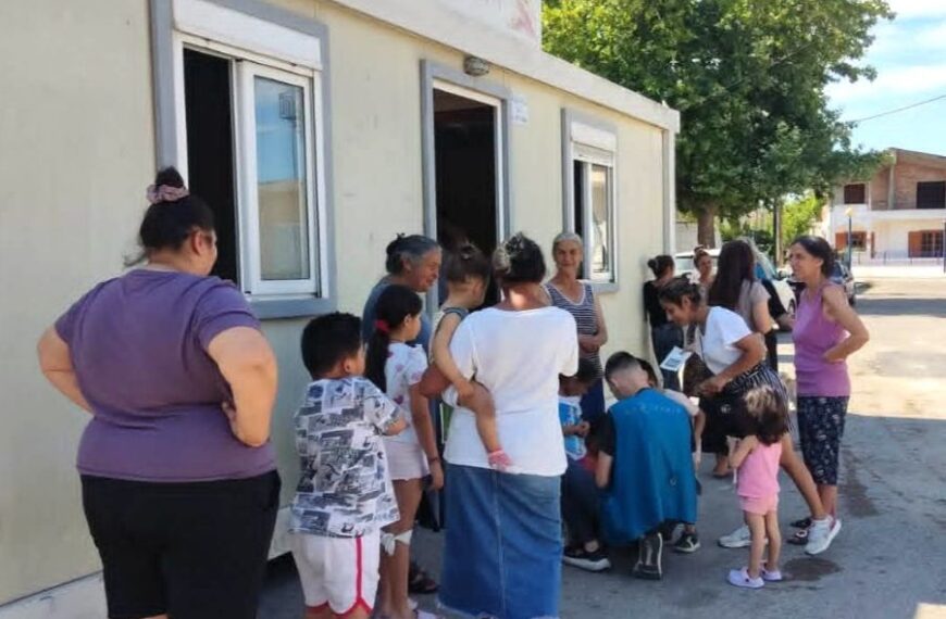Ήλιδα: Νέα δράση παιδιατρικής εξέτασης και εμβολιασμού για παιδιά Ρομά στη συνοικία Παπακαυκά