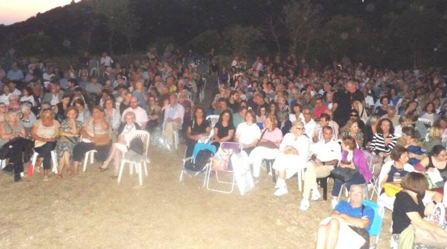 Λαοθάλασσα στον Επικούριο Απόλλωνα για Φαραντούρη και Μητσιά – Ισχυρό μήνυμα Μπαλιούκου για την αναστήλωση του μνημείου