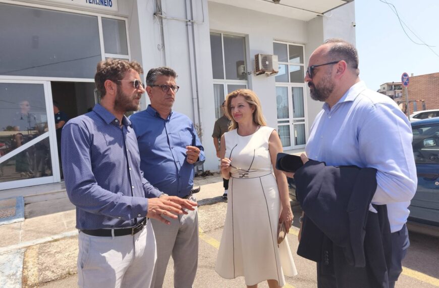 Επίσκεψη του Υπουργού Ναυτιλίας και Νησιωτικής Πολιτικής Βασίλη Κικίλια στο Λιμάνι της Κυλλήνης.