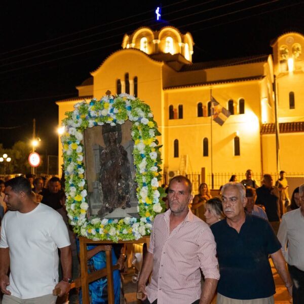 Μεγαλειώδης Περιφορά στην Παλαιοπαναγιά Παλαιάς Μανωλάδας!